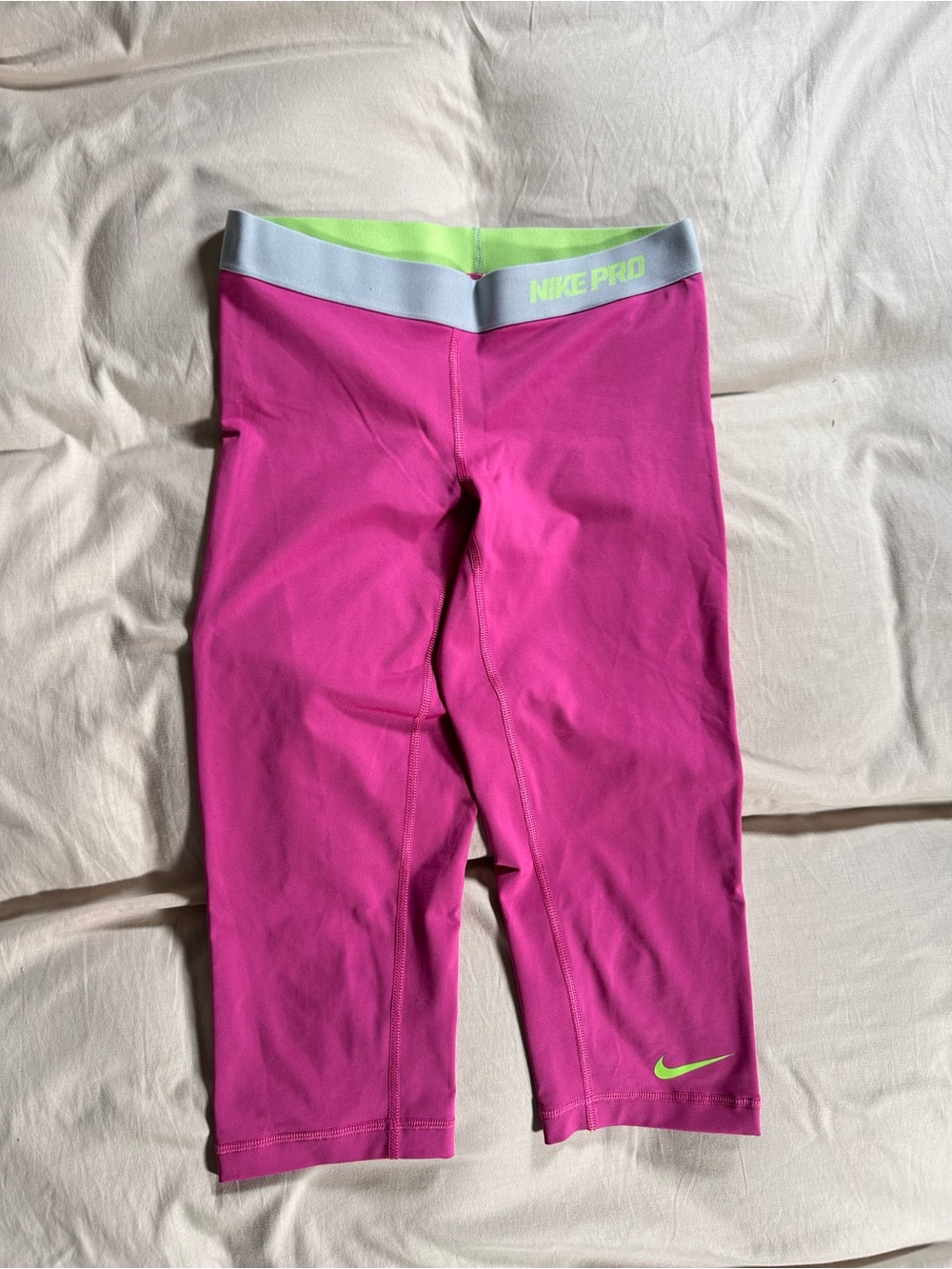 Nike Pro Pink Volt Small Capri Compression Dri-Fit Leggings Women’s 458659-675
